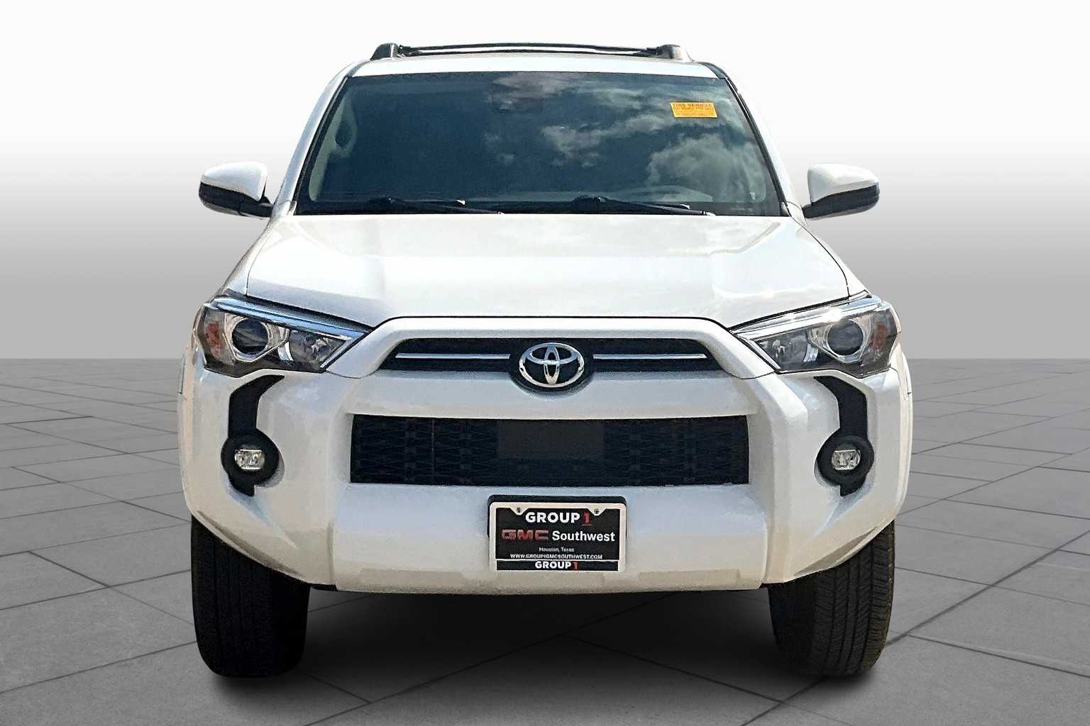 2023 Toyota 4Runner SR5 photo 3
