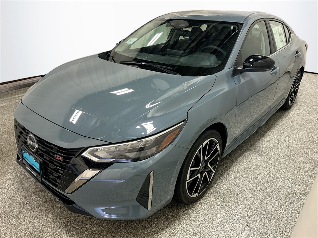 2025 Nissan Sentra SR's photo