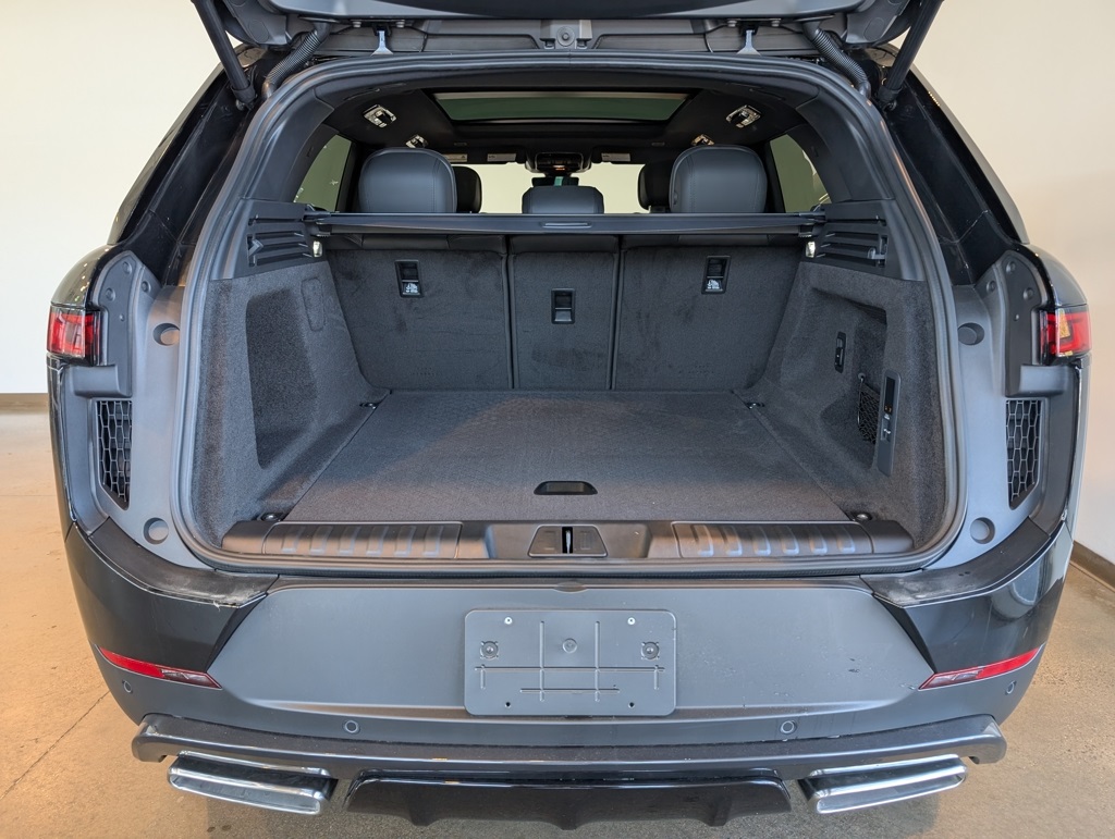 2025 Land Rover Range Rover Sport SE photo 2
