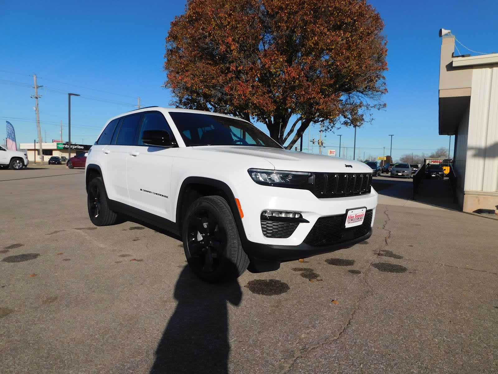 2025 Jeep Grand Cherokee Limited photo 2