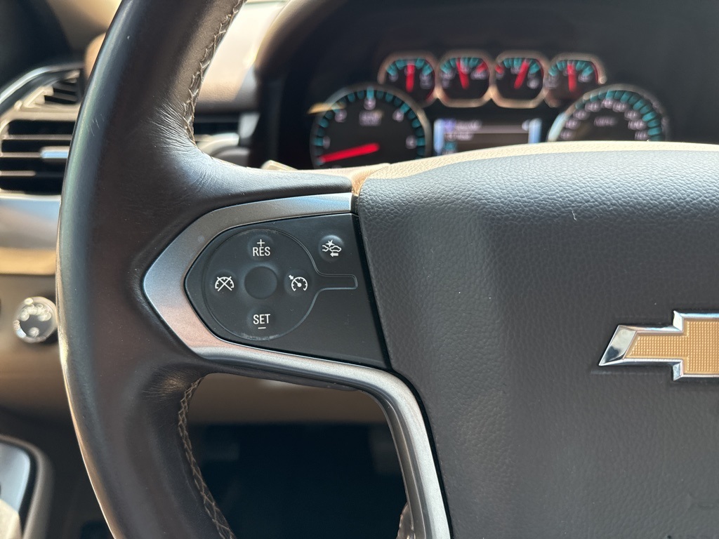 2017 Chevrolet Suburban LT photo 22