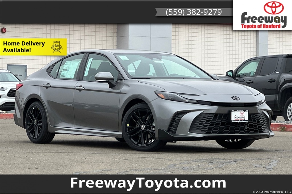 2026 Toyota Camry SE's photo