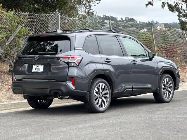 2025 Subaru Forester Touring photo 4