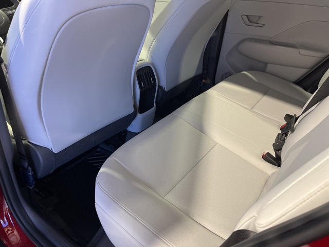 2025 Hyundai Kona SEL photo 16