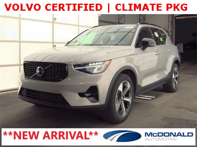 2025 Volvo XC40 Plus's photo