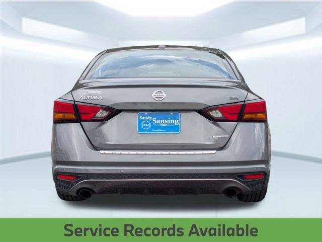 2022 Nissan Altima SR photo 2