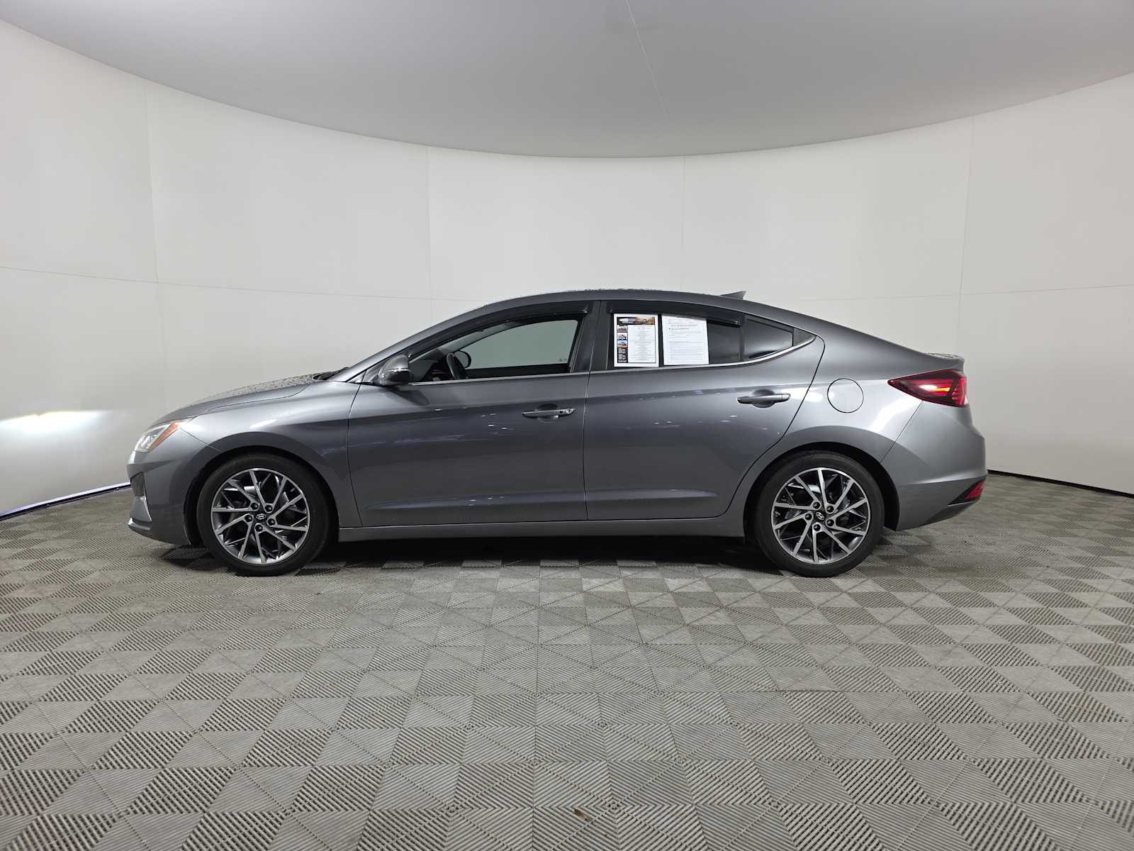 2020 Hyundai Elantra Limited photo 4