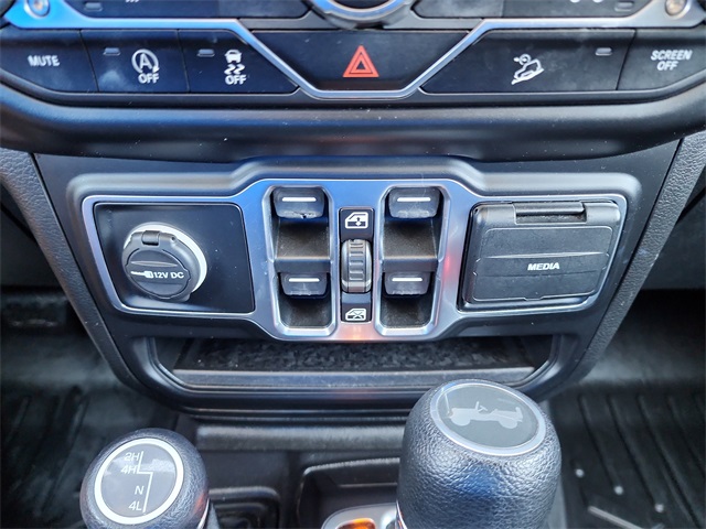 2020 Jeep Wrangler Unlimited Sahara photo 23