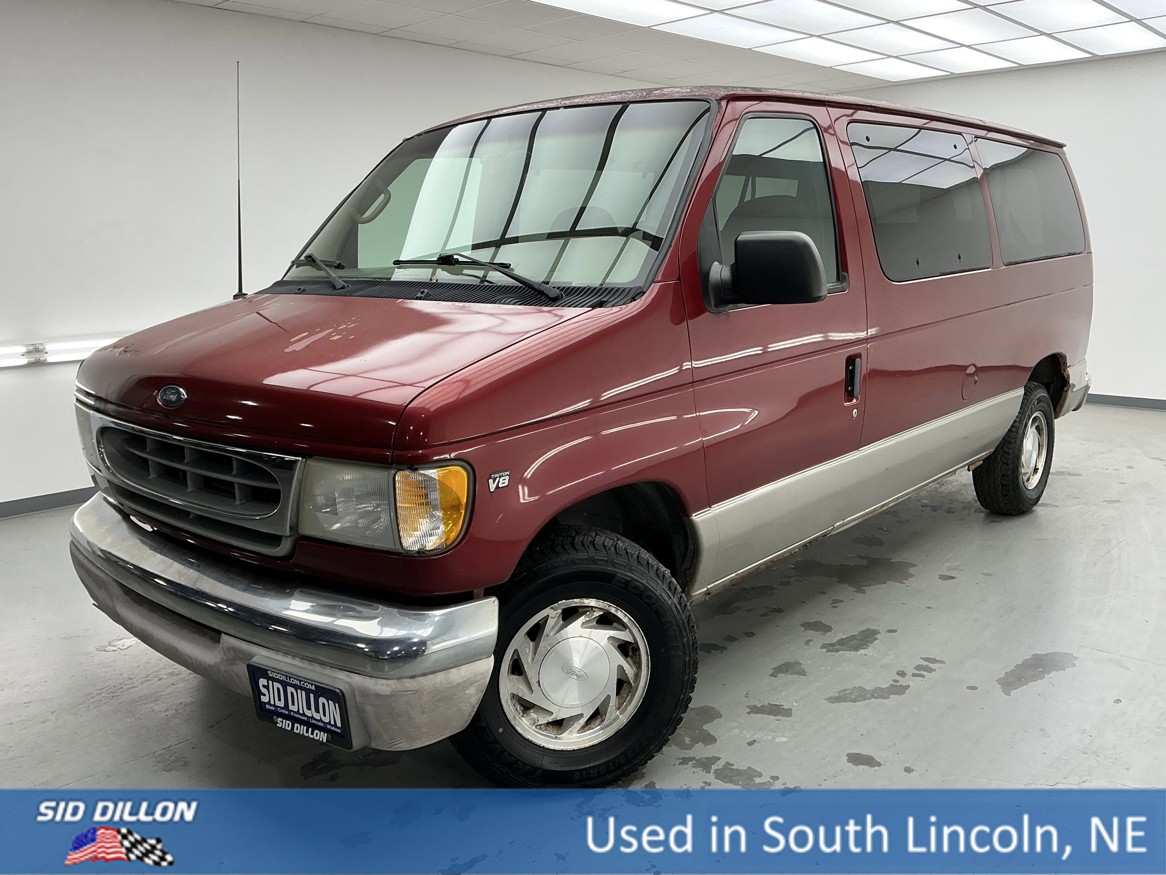 2001 Ford Econoline Wagon XL