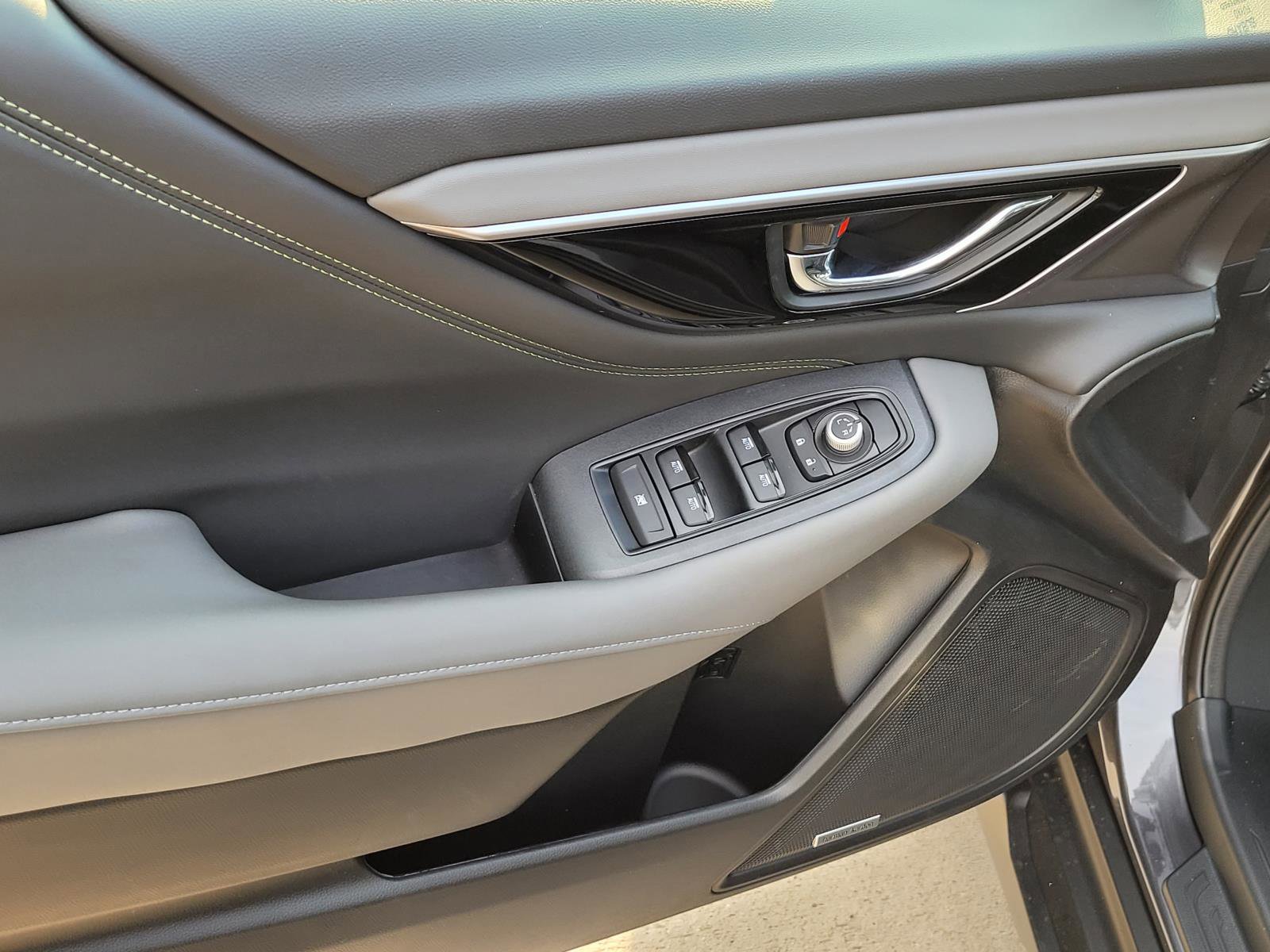 2025 Subaru Outback Onyx Edition photo 4