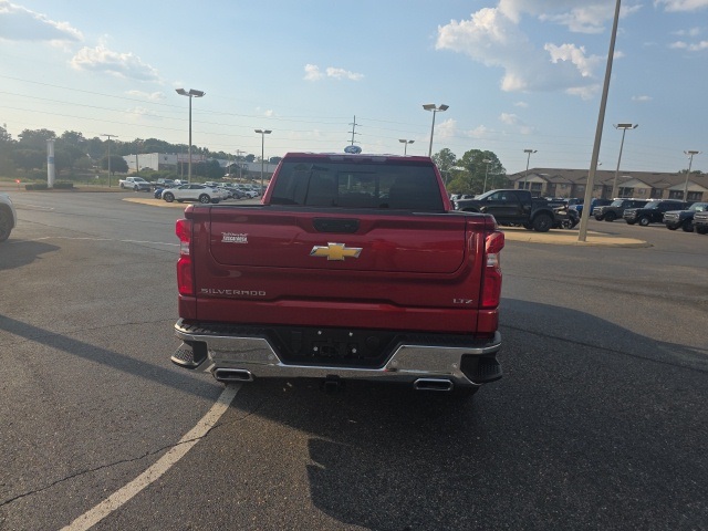 2025 Chevrolet Silverado 1500 LTZ photo 4