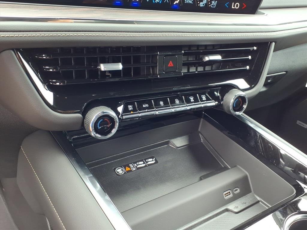 2025 Chevrolet Tahoe Premier photo 4