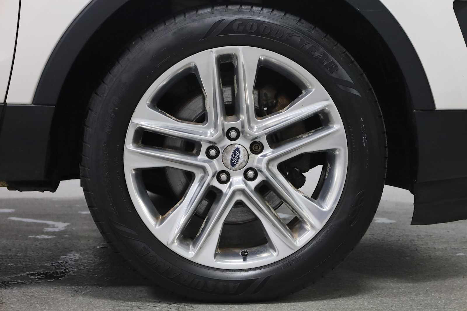 2017 Ford Explorer XLT photo 10
