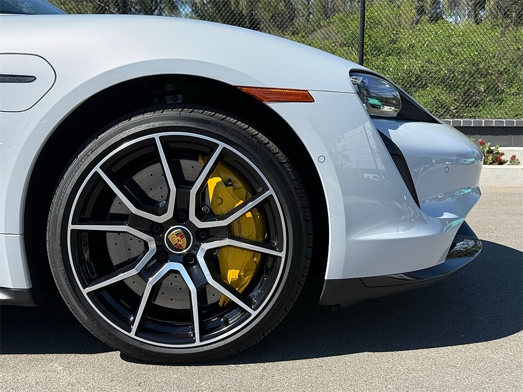 2024 Porsche Taycan Turbo S photo 10