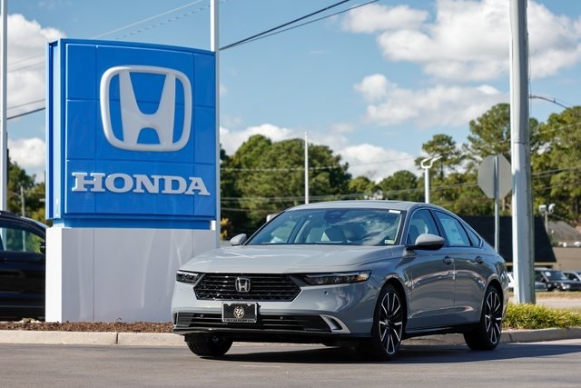 2025 Honda Accord Hybrid Touring's photo