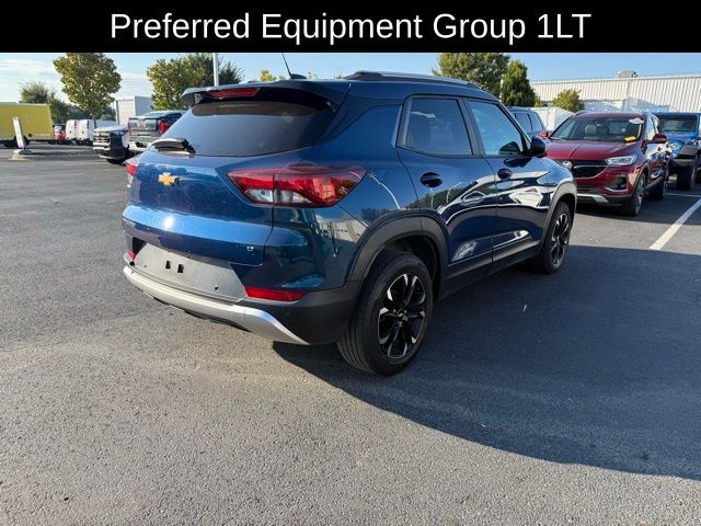 2021 Chevrolet Trailblazer LT photo 2