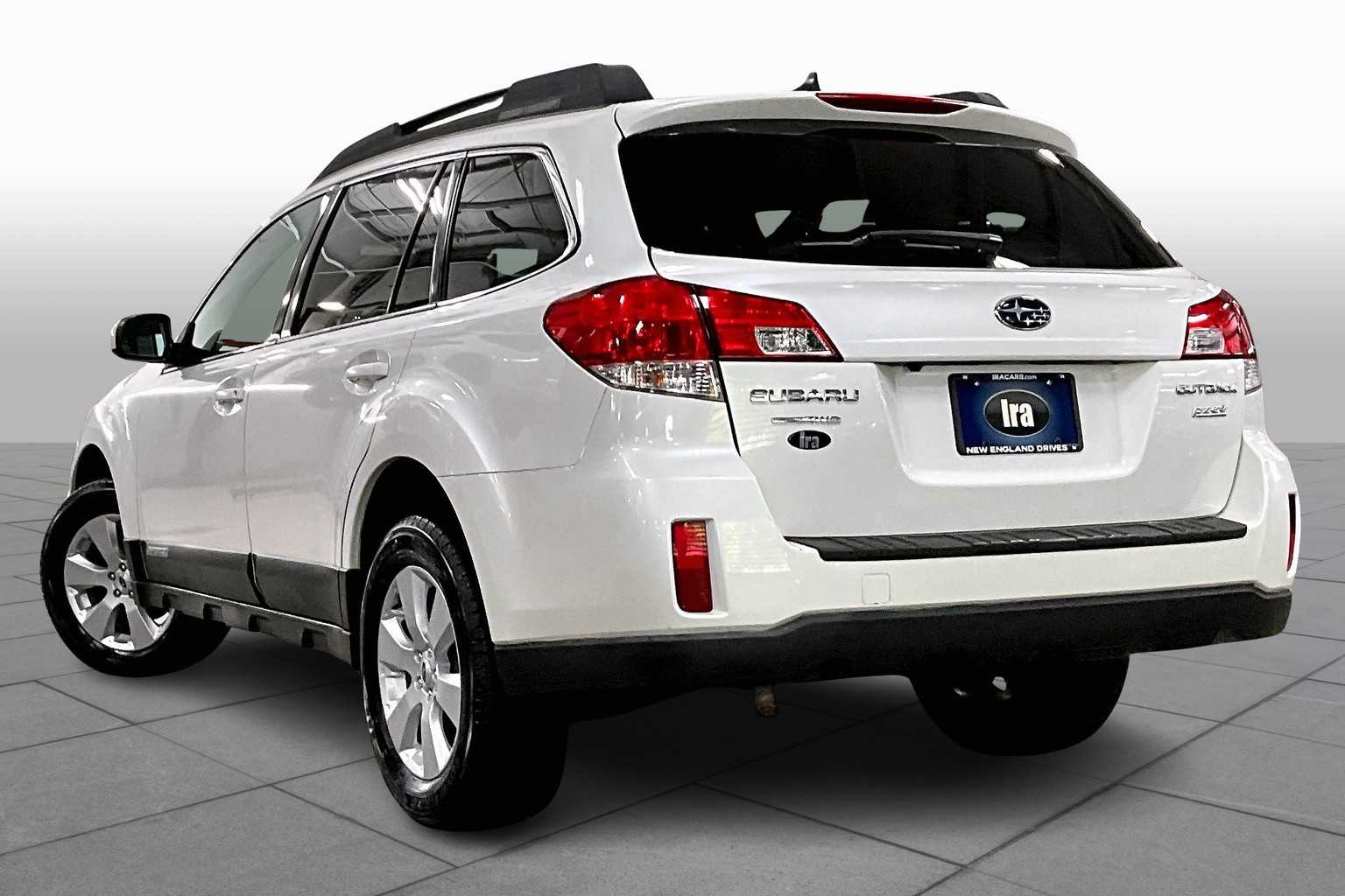 2012 Subaru Outback 2.5i Limited photo 10