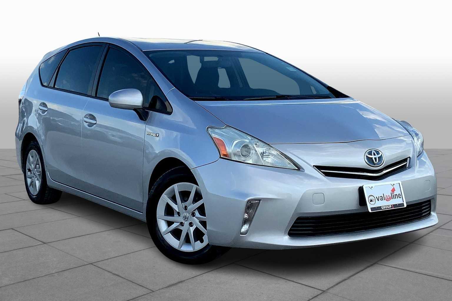 2012 Toyota Prius V Two photo 2
