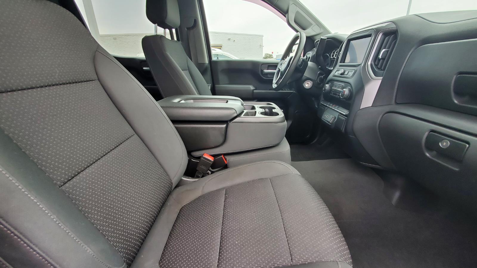 2022 Chevrolet Silverado 1500 Custom photo 4