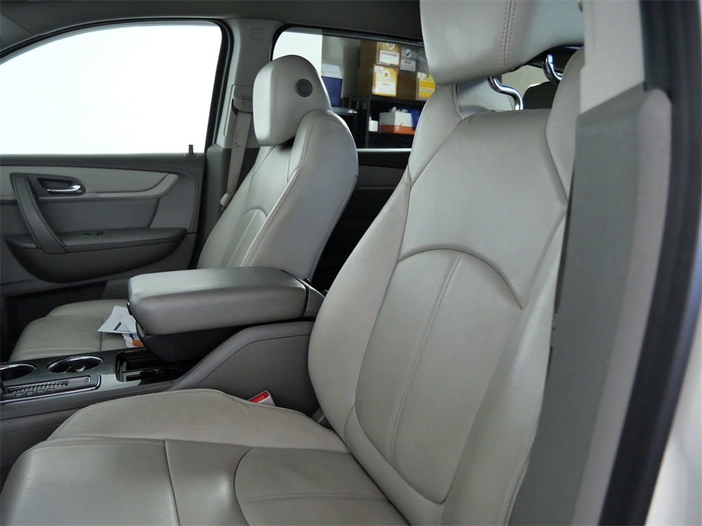 2015 Chevrolet Traverse 2LT photo 15