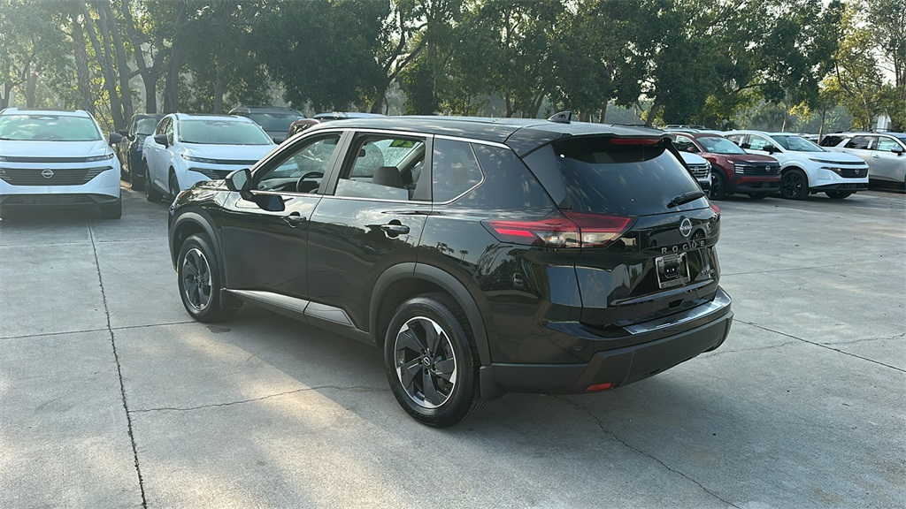 2024 Nissan Rogue SV photo 4