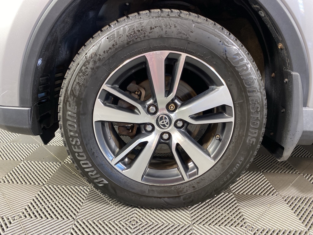 2018 Toyota RAV4 XLE photo 7