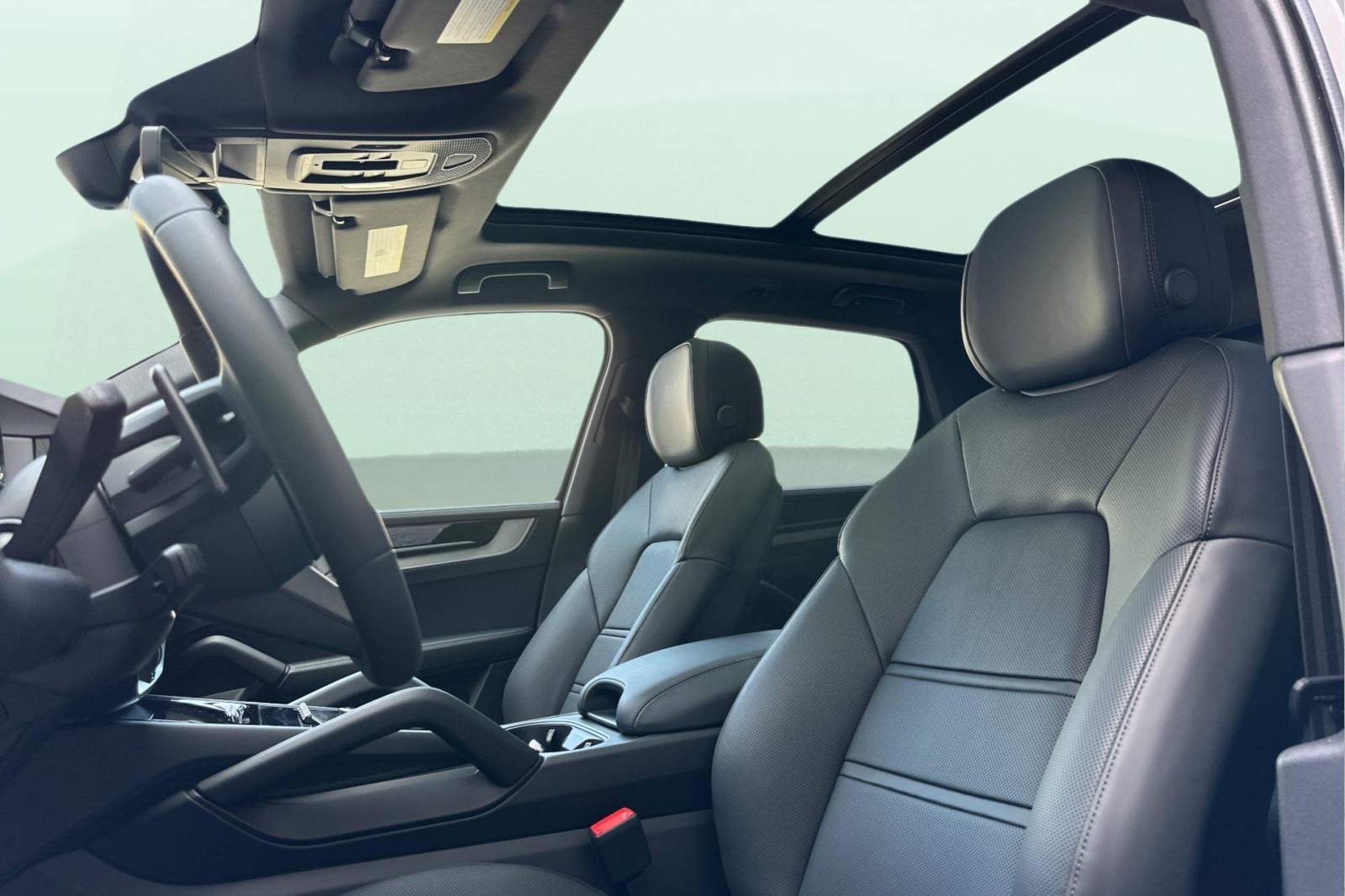 2026 Porsche Cayenne S photo 5
