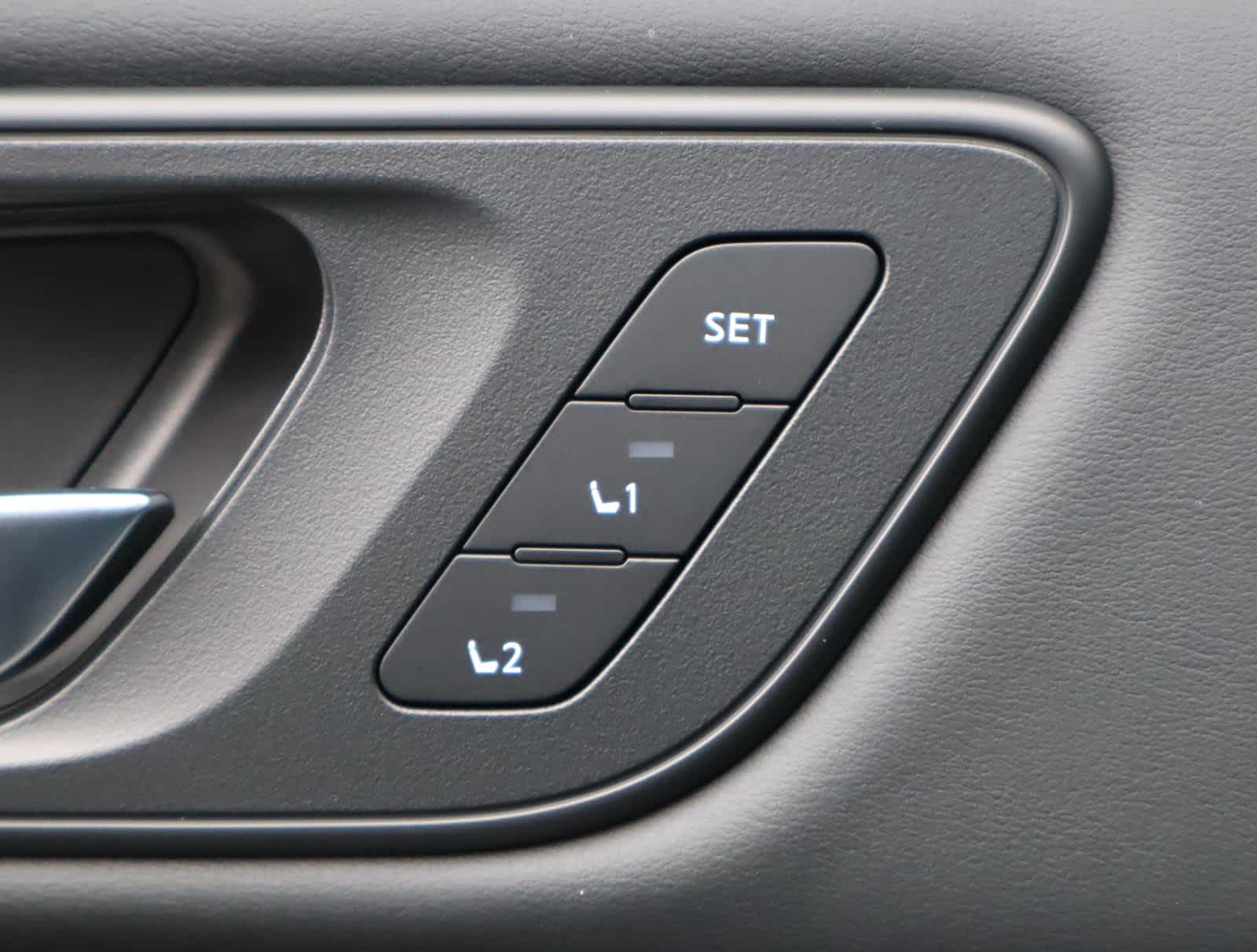 2025 Nissan Rogue SL photo 25