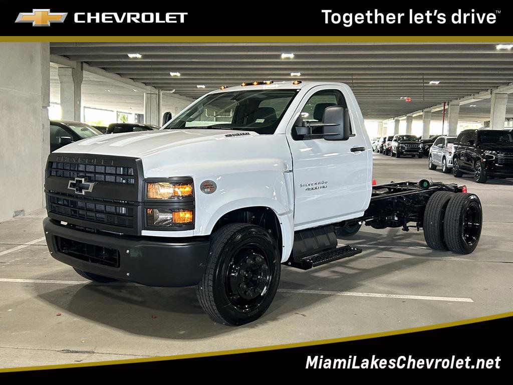 2024 Chevrolet Silverado 4500 Medium Duty Chassis Cab Work Truck's photo