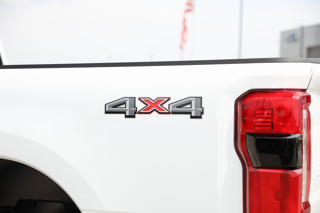 2025 Ford F-350 XL photo 17