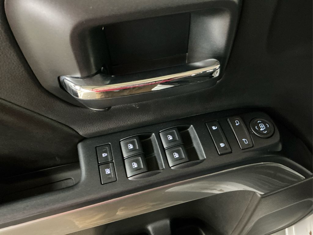 2016 Chevrolet Silverado 1500 LT photo 19