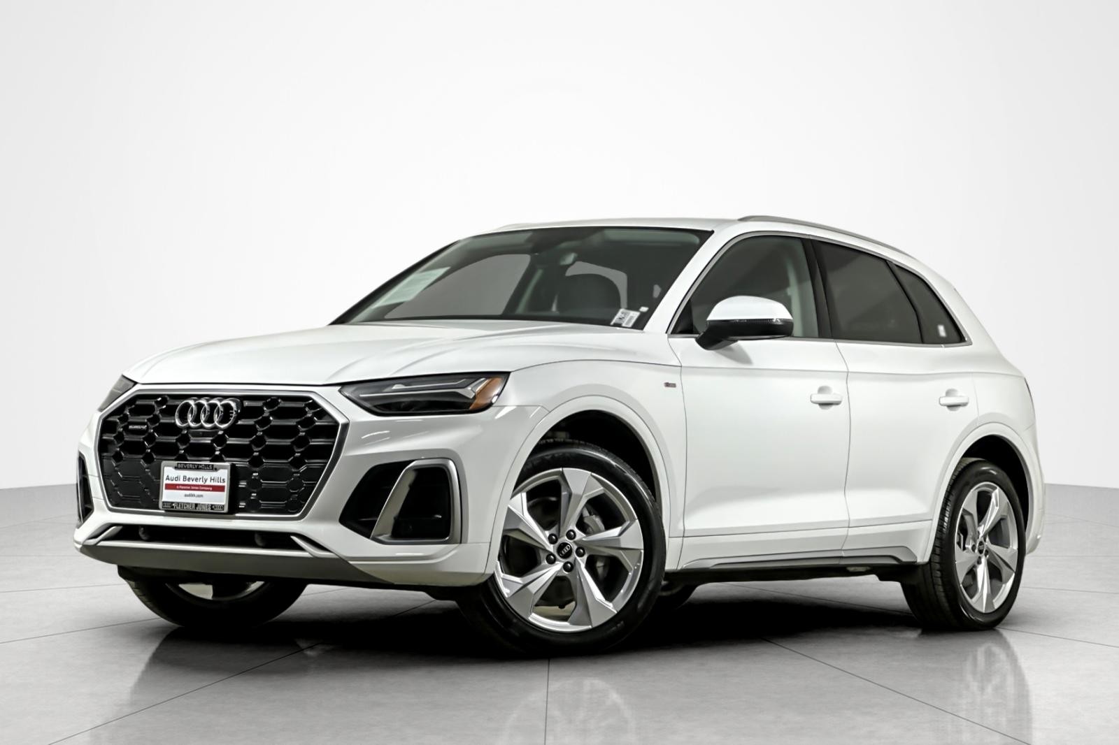 2022 Audi Q5 Premium Plus's photo