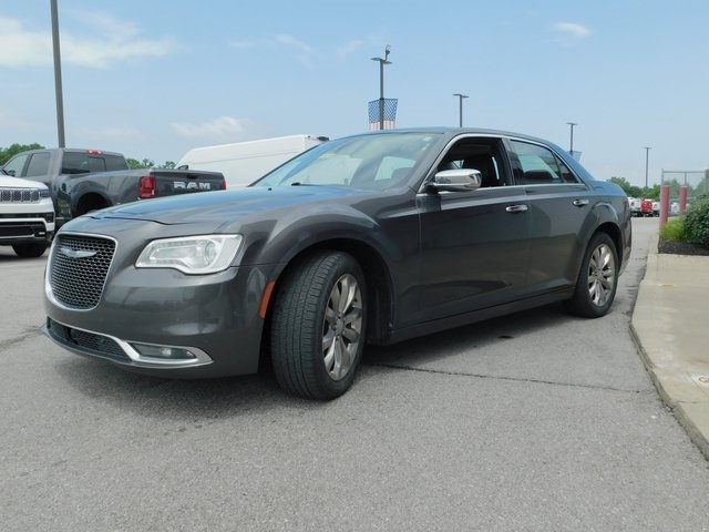 2019 Chrysler 300 Limited photo 3