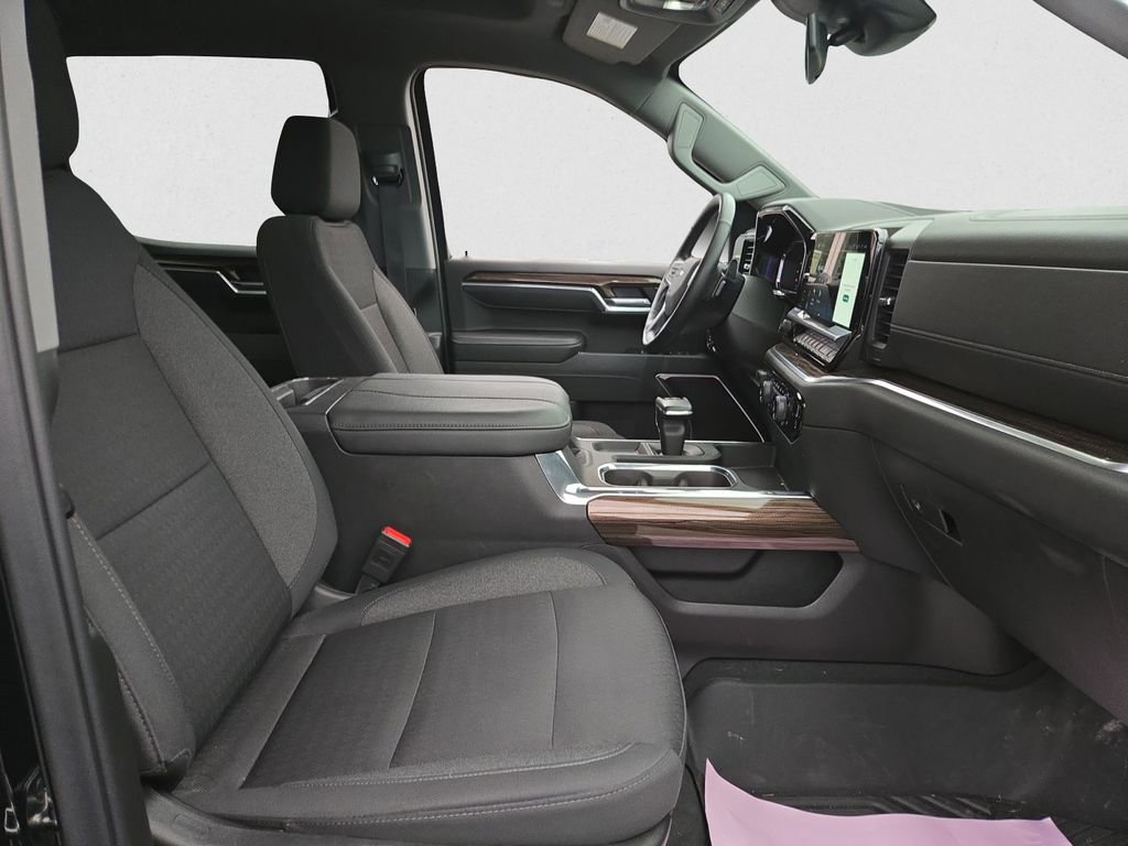 2025 Chevrolet Silverado 1500 RST photo 17