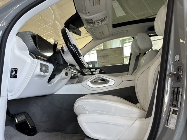 2025 Mercedes Benz GLS Maybach 600 4MATIC photo 21