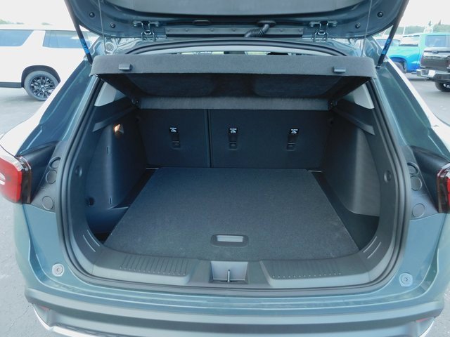 2025 Chevrolet Trax LT photo 11