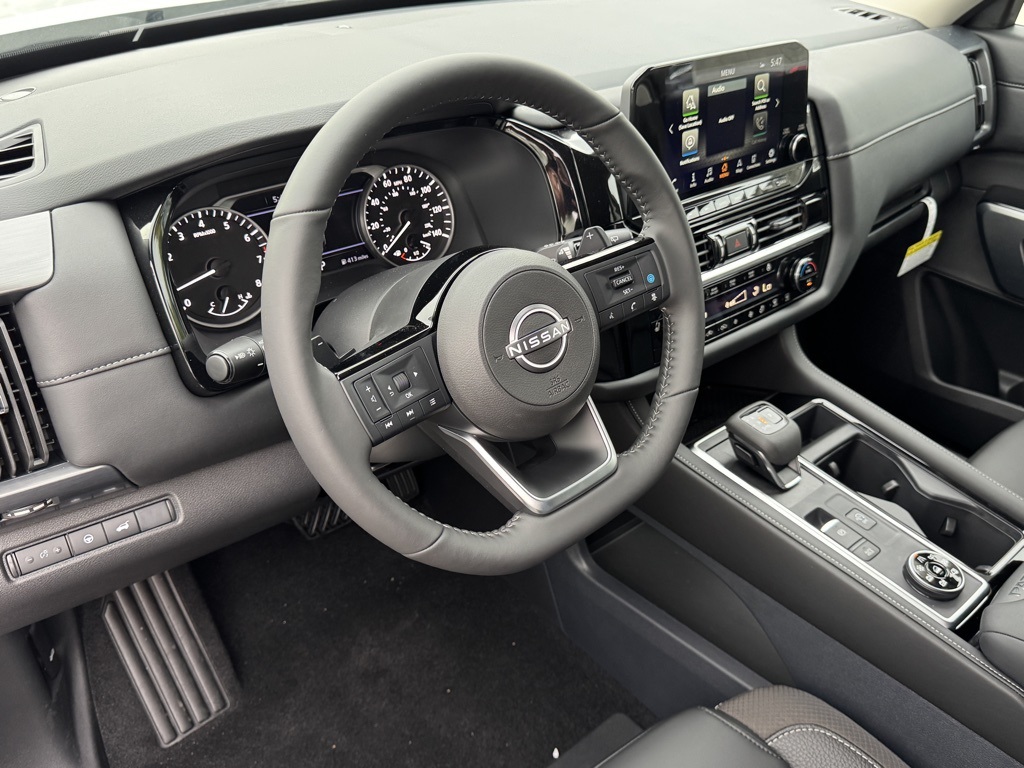 2025 Nissan Pathfinder SL photo 12