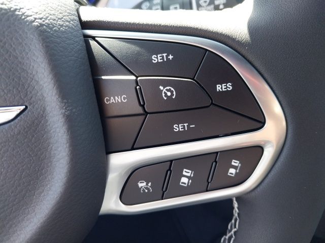 2026 Chrysler Pacifica photo 13