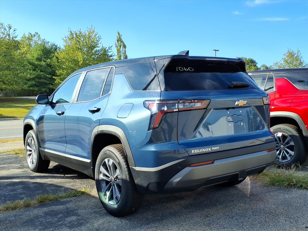2026 Chevrolet Equinox LT photo 4