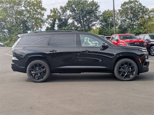 2026 Chevrolet Traverse RS photo 2