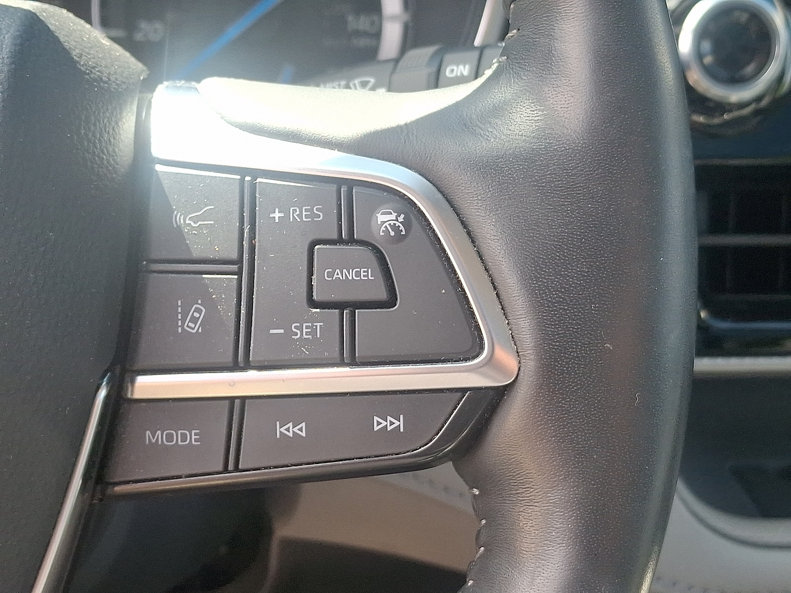 2021 Toyota Highlander Hybrid Platinum photo 21