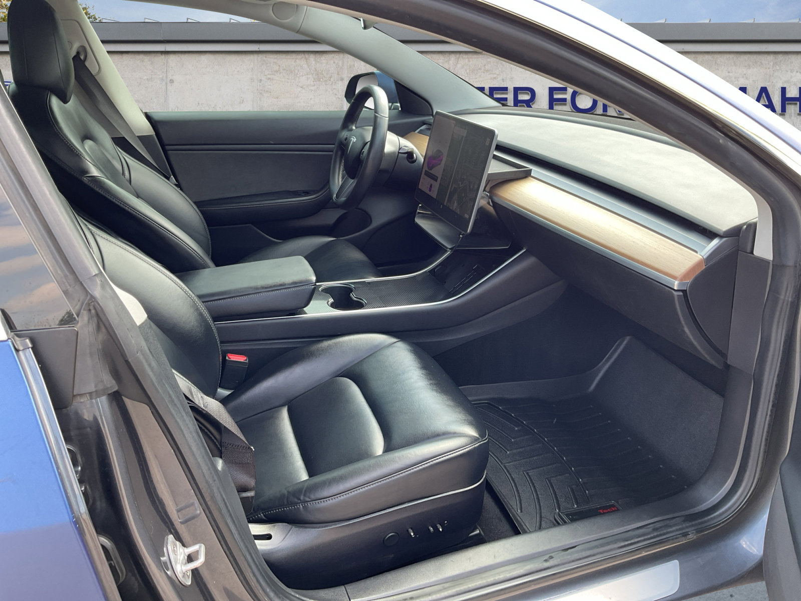 2019 Tesla Model 3 Long Range photo 4