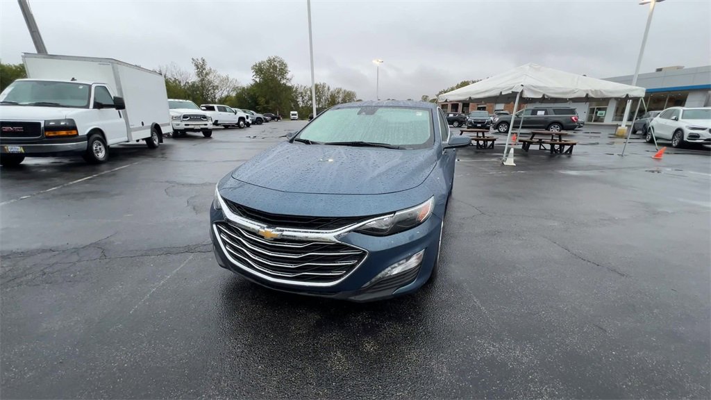 2024 Chevrolet Malibu 1LT photo 3