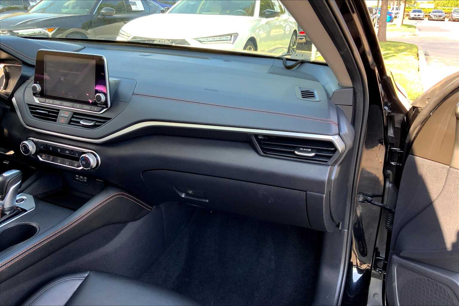 2019 Nissan Altima 2.5 SR photo 18