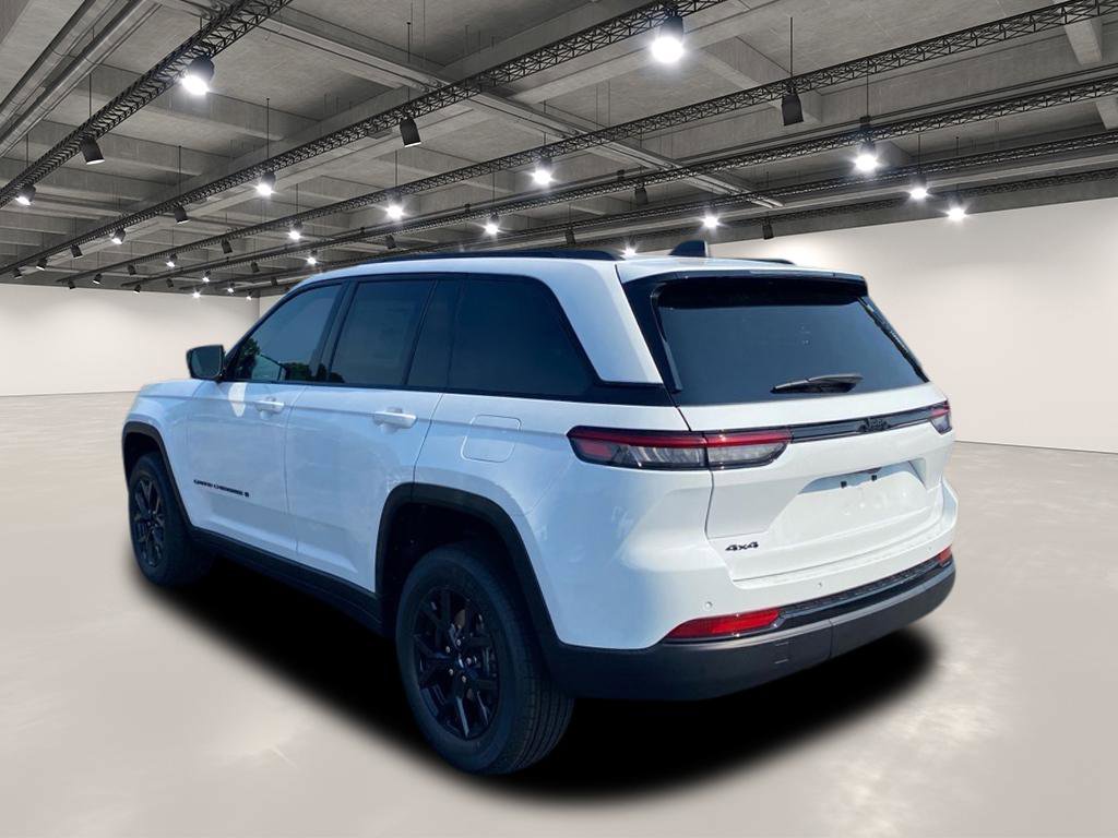 2025 Jeep Grand Cherokee Altitude X photo 3