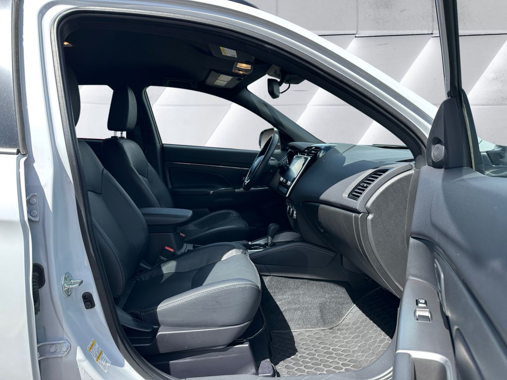 2024 Mitsubishi Outlander Sport SEL photo 13