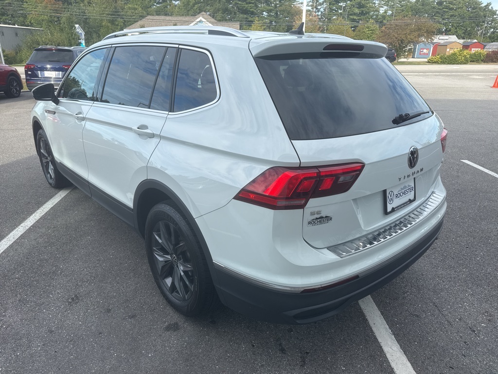 2022 Volkswagen Tiguan SE photo 3