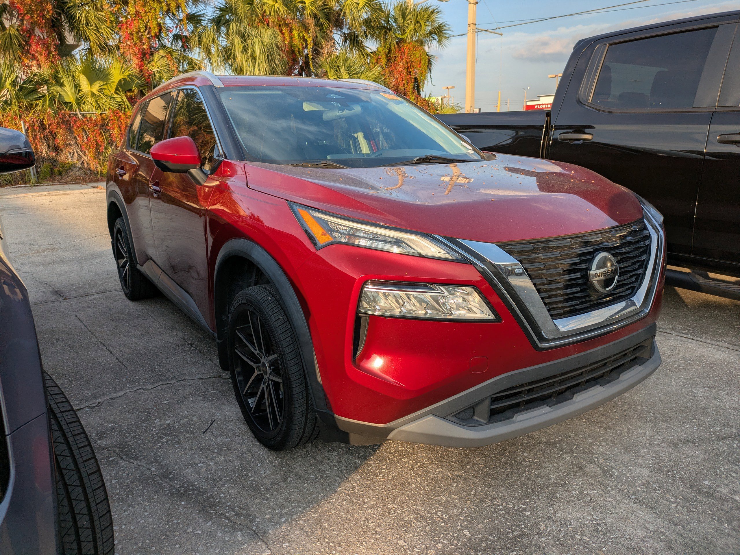 2021 Nissan Rogue SV photo 2