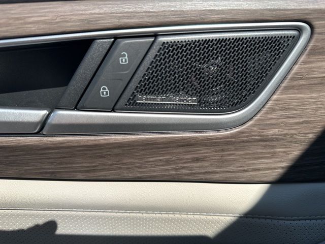 2026 Volkswagen Atlas SEL Premium R-Line photo 10