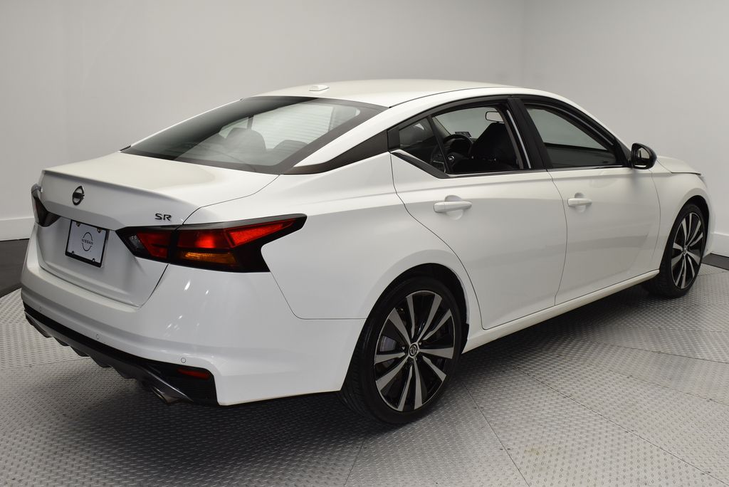 2020 Nissan Altima 2.5 SR photo 2